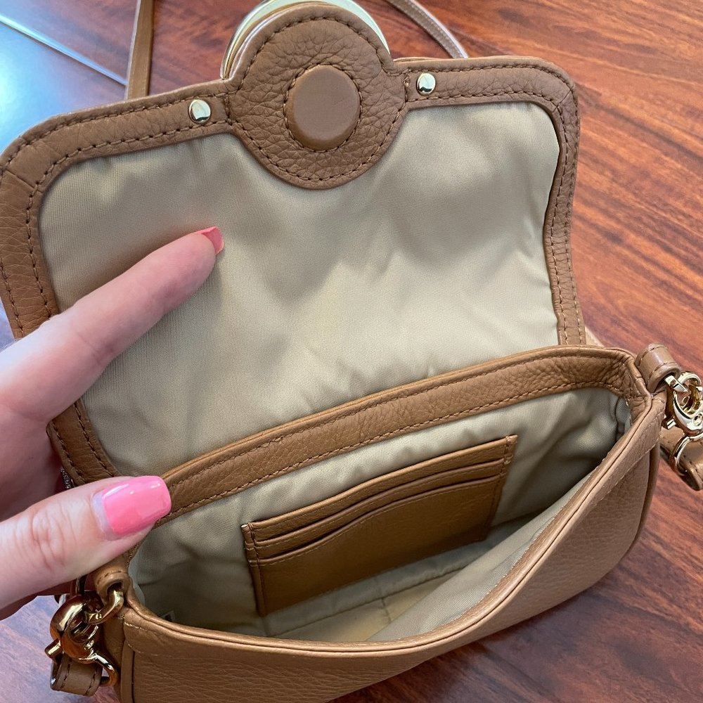 Tory Burch Amanda Tan Leather Crossbody Bag - Picture 2 of 4